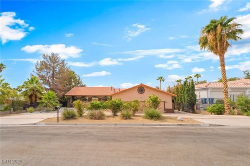 2817 La Mesa Dr, Henderson, NV, 89014-3738 | Card Image