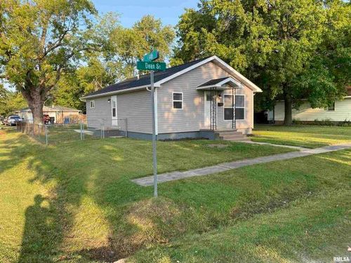 1328 Dean St, Centralia, IL, 62801-5122 | Card Image