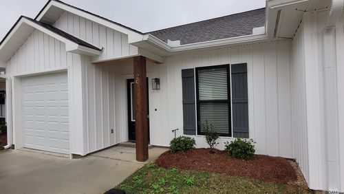 apt-2c-8739 Lockhart Rd, Denham Springs, LA, 70726-8339 | Card Image