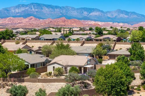 2556 E Canyon Ranch Dr, Washington, UT, 84780 | Card Image
