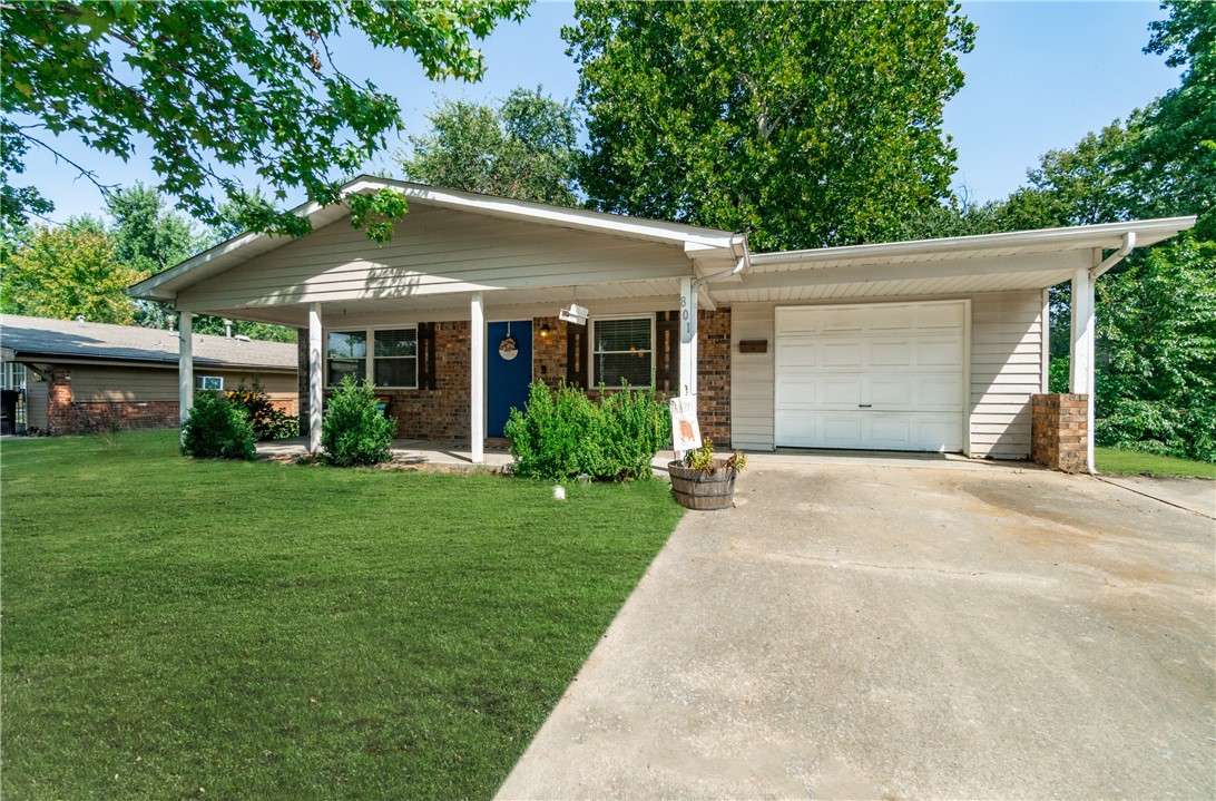 Gail St, Springdale, AR 72762