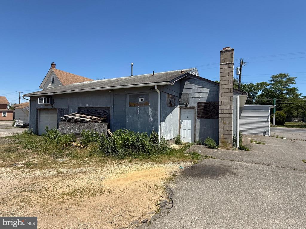 Commercial Sale in MANAHAWKIN 2