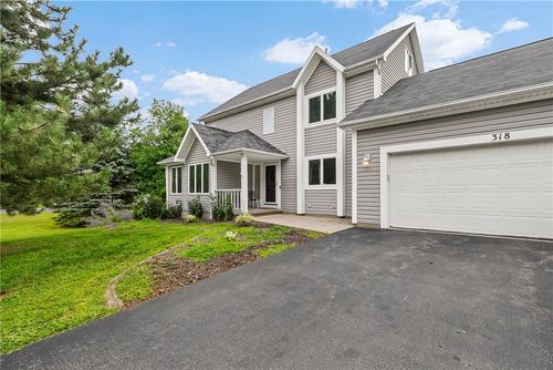 318 Webster Rd, Webster, NY, 14580-9584 | Card Image