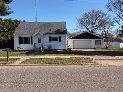 421 Wheaton St, Chippewa Falls, WI, 54729-2142 | Card Image