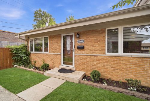 7006 W Carol Ave, Niles, IL, 60714-2124 | Card Image