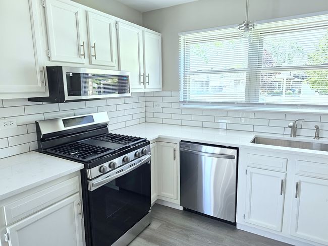 12827 S Blossom Dr, House other with 3 bedrooms, 2 bathrooms and 2 parking in Alsip IL | Image 9
