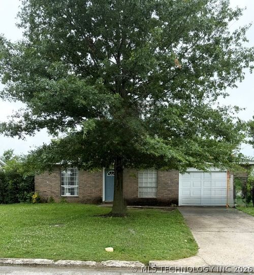 318 Green Meadow Dr, Inola, OK, 74036-9352 | Card Image