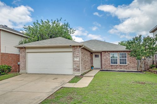 1833 Diamond Lake Trl, Justin, TX, 76247-5740 | Card Image