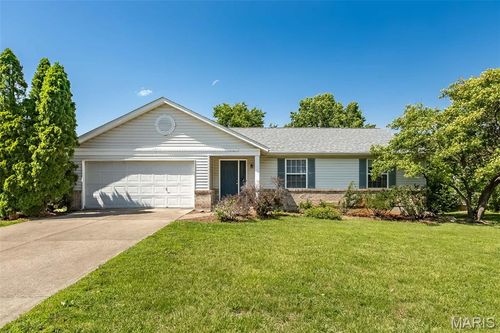 216 Maple Point Dr, Saint Charles, MO, 63304-4562 | Card Image