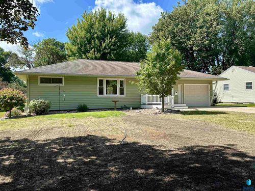 1115 Elmhurst Ave, Luverne, MN, 56156-1008 | Card Image