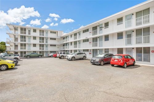 1812 Anapuni St, Honolulu, HI, 96822-3201 | Card Image
