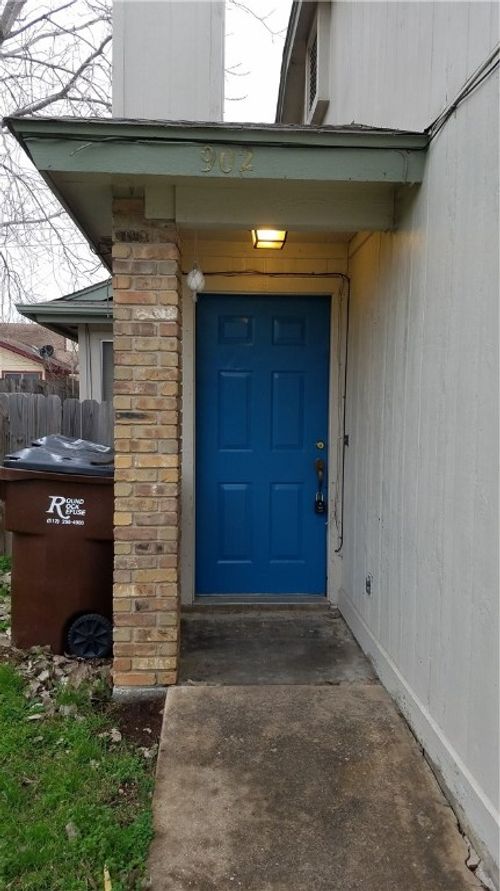 902 Ridgemont St, Round Rock, TX, 78664-6666 | Card Image