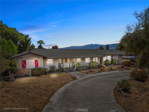 8170 Grapewin St, Corona, CA, 92880-9638 | Card Image