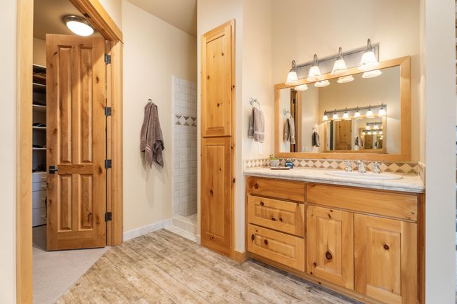 Primary Bathroom | Image 32