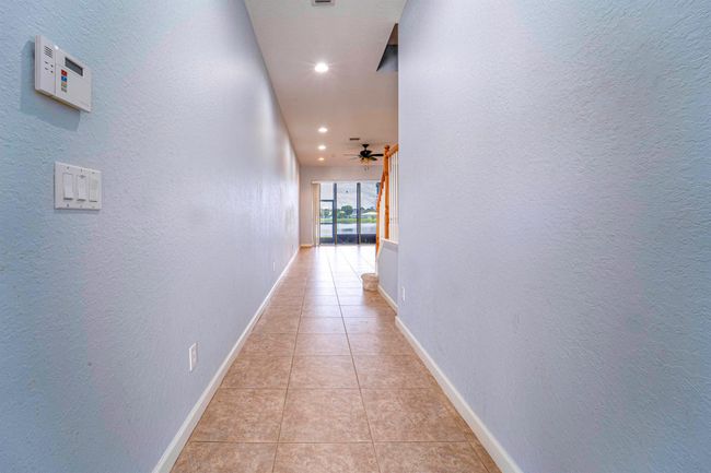 2177 Sw Cape Cod Dr, Condo with 3 bedrooms, 3 bathrooms and null parking in Port St. Lucie FL | Image 5