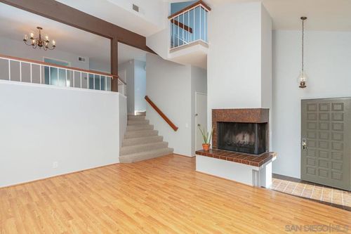 114-3286 Caminito Eastbluff, La Jolla, CA, 92037-2879 | Card Image