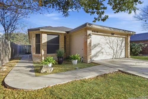 7258 Burns Way, San Antonio, TX, 78250-6527 | Card Image