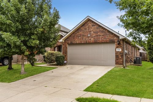 2828 Houston Wood Dr, Fort Worth, TX, 76244-5562 | Card Image