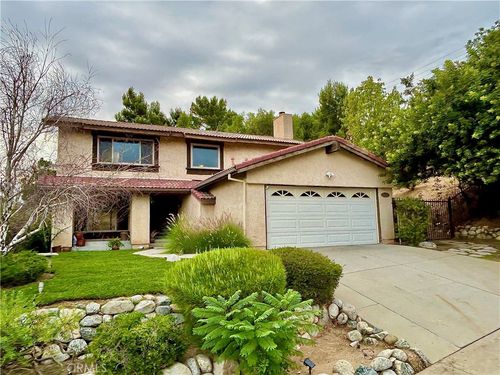 15873 Yarnell St, Rancho Cascades, CA, 91342-1143 | Card Image