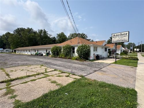 5196 N Lake Rd, Geneva, OH, 44041-9795 | Card Image