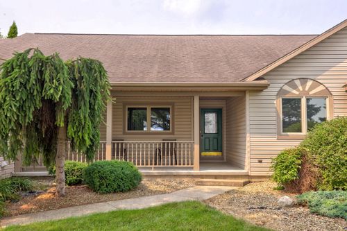 3960 Tressla Rd, Vassar, MI, 48768-9455 | Card Image