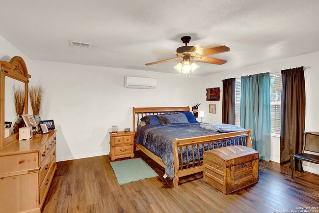 404 Schneider St, House other with 3 bedrooms, 2 bathrooms and null parking in Poth TX | Image 12