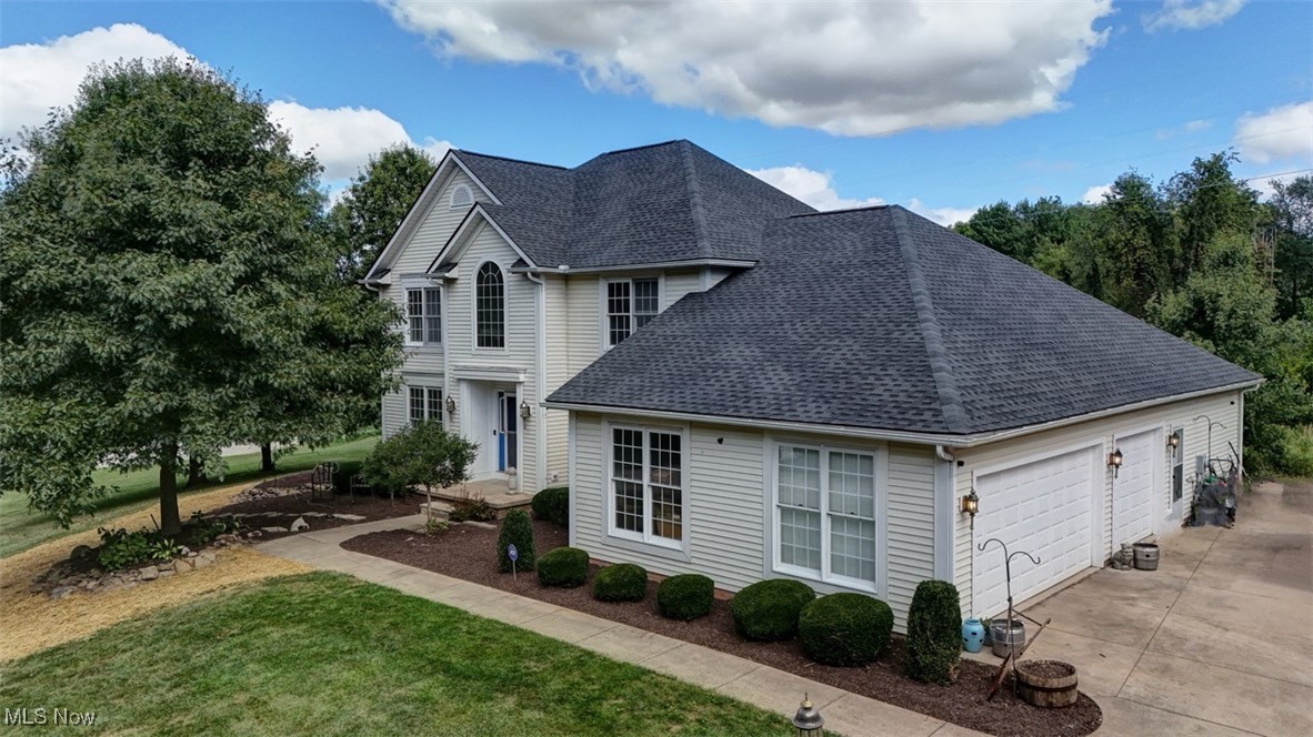 Gray Fox Dr, North Canton, OH 44720