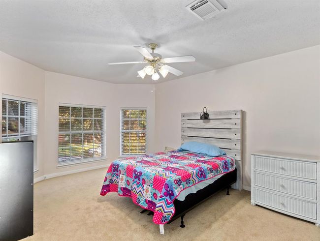 Upstairs bedroom | Image 27