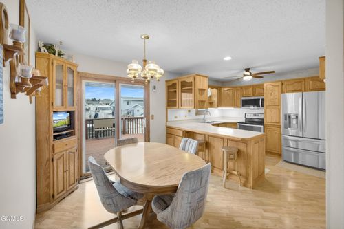 836 24th St W, Dickinson, ND, 58601-2735 | Card Image