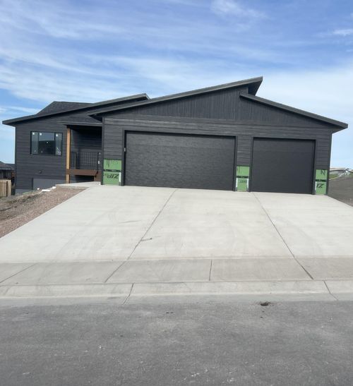 4814 Pahlmeyer Dr, Rapid City, SD, 57703-8602 | Card Image