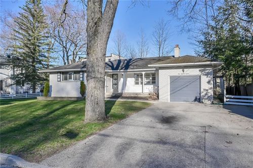 112 Academy St, Ancaster, ON, L9G2Y1 | Card Image