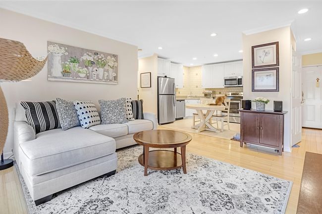 APT-14 - 8915 Bergenwood Ave, Condo with 1 bedrooms, 1 bathrooms and null parking in North Bergen NJ | Image 4