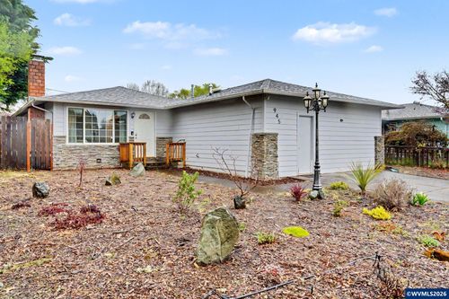 945 Se Marion Ave Av, Corvallis, OR, 97333 | Card Image