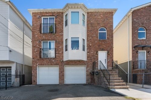 33 Pierce St, Newark, NJ, 07103-1716 | Card Image