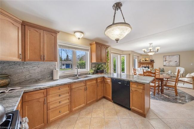 51 Orchard Dr, House other with 5 bedrooms, 4 bathrooms and 12 parking in Ancaster ON | Image 15