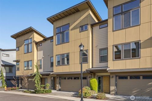 308 Chelan Ave Ne, Renton, WA, 98059-4643 | Card Image