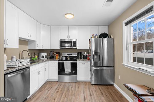 1683 Hart Ct, CROFTON, MD, 21114-1613 | Card Image