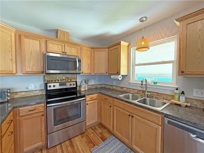 1020 S Live Oak St, House other with 2 bedrooms, 2 bathrooms and null parking in Rockport TX | Image 8