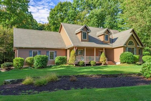 215 Piney Woods Dr, Jim Thorpe, PA, 18229-2841 | Card Image