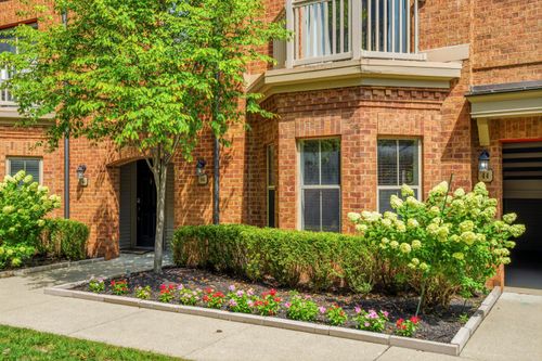 46 Victorian Gate Way, Columbus, OH, 43215-1680 | Card Image