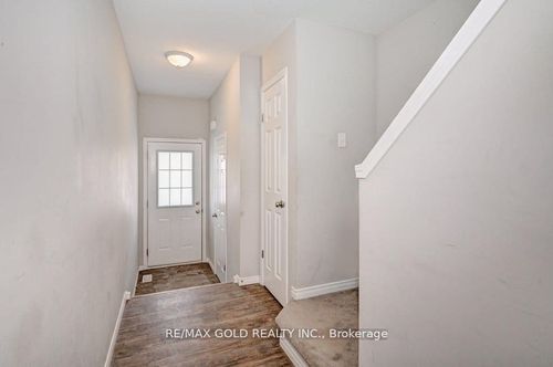 35-50 Pinnacle Dr, Kitchener, ON, N2P0H8 | Card Image