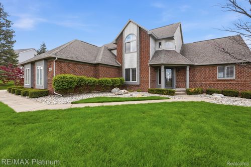 9167 Rotondo Dr, Howell, MI, 48855-7132 | Card Image