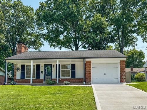 720 Linwood Blvd, Kirkwood, MO, 63122-2447 | Card Image