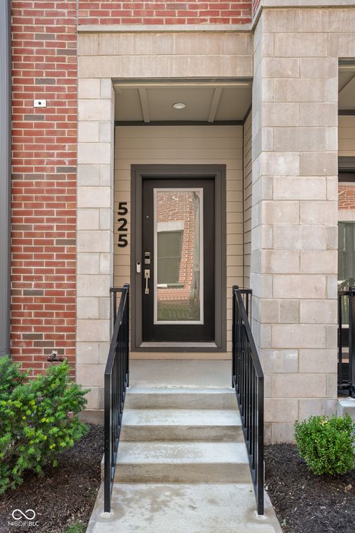 525 Fynn Pl, Indianapolis, IN, 46202-0061 | Card Image