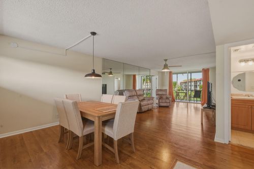 205-9720 S Hollybrook Lake Dr, Pembroke Pines, FL, 33025-1675 | Card Image