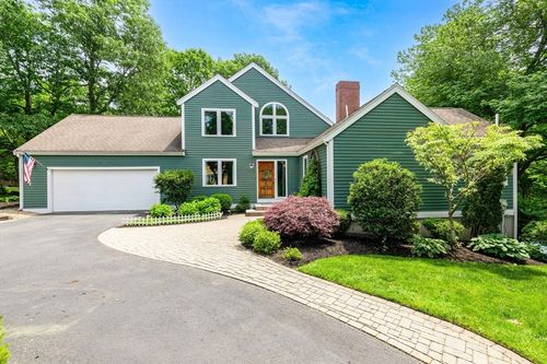 8 Middlebury Ln, Beverly, MA, 01915-1358 | Card Image
