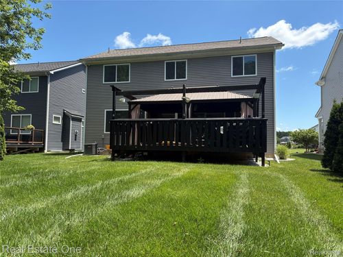 329 Beaver Run, Holly, MI, 48442-1585 | Card Image