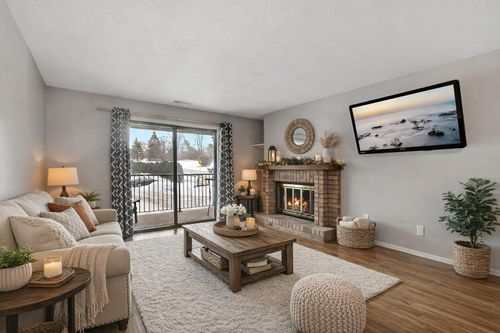 a101-8007 Xerxes Ave S, Bloomington, MN, 55431-1074 | Card Image