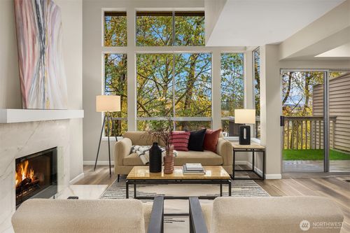 c111-7250 Old Redmond Rd, Redmond, WA, 98052-6840 | Card Image