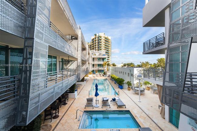 327 - 1437 Collins Ave, Condo with 0 bedrooms, 1 bathrooms and null parking in Miami Beach FL | Image 1